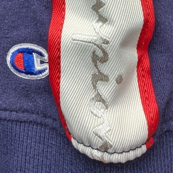 Classic Champion Sweatshirt - Picture 5 of 12
